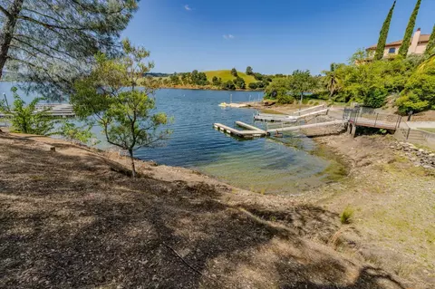 904 Foothill Rd, Copperopolis, CA 95228