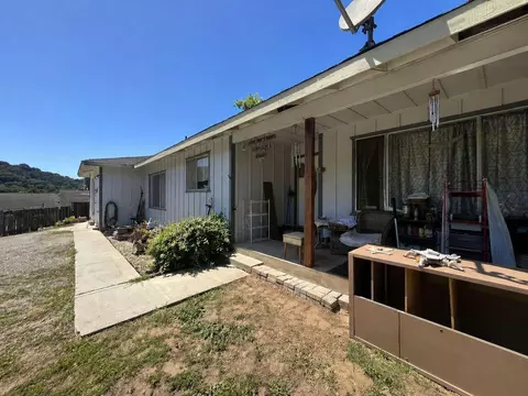 447 Strawberry Canyon Rd, Royal Oaks, CA 95076