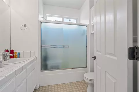 Bath - 4111 Panorama Ave, Turlock, CA 95382 photo 3 of 6