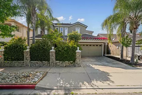 Exterior - 4111 Panorama Ave, Turlock, CA 95382 photo 2 of 12