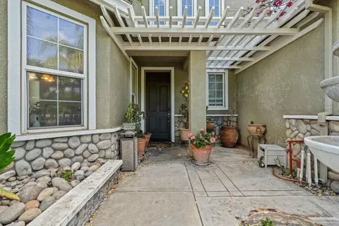 Exterior - 4111 Panorama Ave, Turlock, CA 95382 photo 6 of 12
