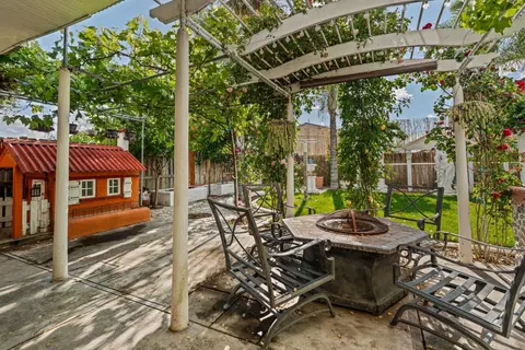 Exterior - 4111 Panorama Ave, Turlock, CA 95382 photo 7 of 12