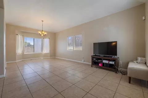 Living - 748 Codington Way, Modesto, CA 95357 photo 2 of 6