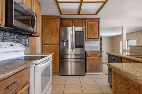Kitchen - 748 Codington Way, Modesto, CA 95357 photo 4 of 4