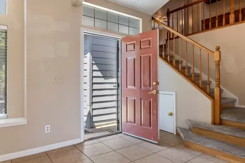 Entry Way - 748 Codington Way, Modesto, CA 95357 photo 2 of 12