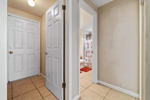 Entry Way - 748 Codington Way, Modesto, CA 95357 photo 4 of 12