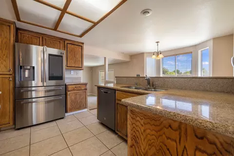 Kitchen - 748 Codington Way, Modesto, CA 95357 photo 1 of 4