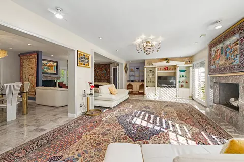 1118 Roscomare Rd, Los Angeles, CA 90077