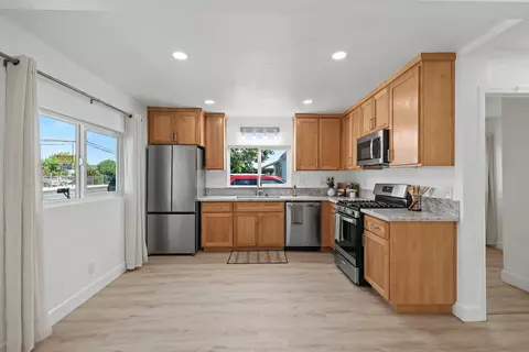 Kitchen - 1016 E Yosemite, Madera, CA 93638 photo 1 of 4