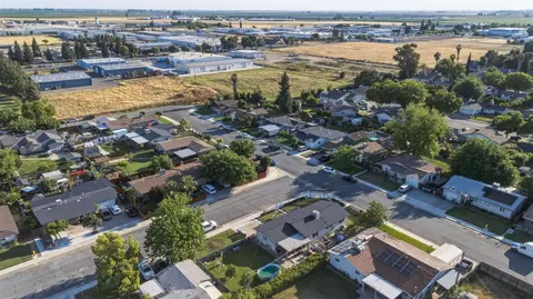View/Area - 1843 W 8th St, Merced, CA 95341 photo 4 of 4