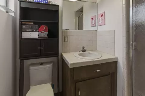 Bath - 1843 W 8th St, Merced, CA 95341 photo 2 of 2