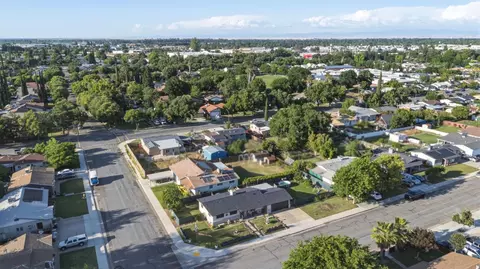 View/Area - 1843 W 8th St, Merced, CA 95341 photo 2 of 4