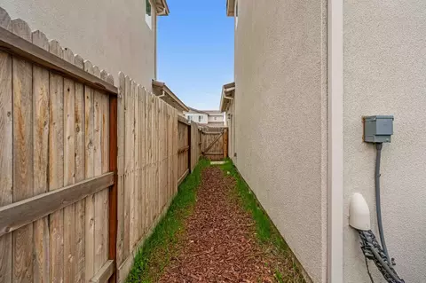 Exterior - 3095 Tower St, Manteca, CA 95337 photo 7 of 7
