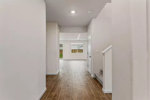 Entry Way - 3095 Tower St, Manteca, CA 95337 photo 1 of 5