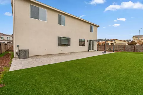 Exterior - 3095 Tower St, Manteca, CA 95337 photo 6 of 7