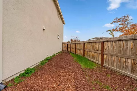 Exterior - 3095 Tower St, Manteca, CA 95337 photo 4 of 7