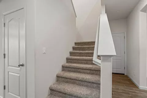 Entry Way - 3095 Tower St, Manteca, CA 95337 photo 2 of 5