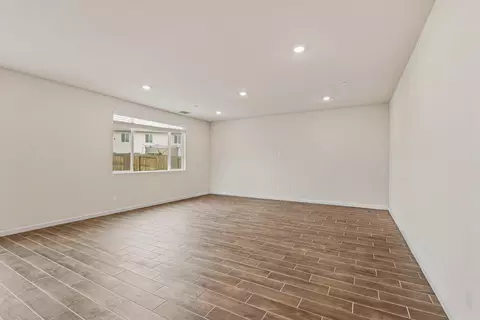 Living - 3095 Tower St, Manteca, CA 95337 photo 1 of 2