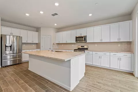 Kitchen - 3095 Tower St, Manteca, CA 95337 photo 1 of 3