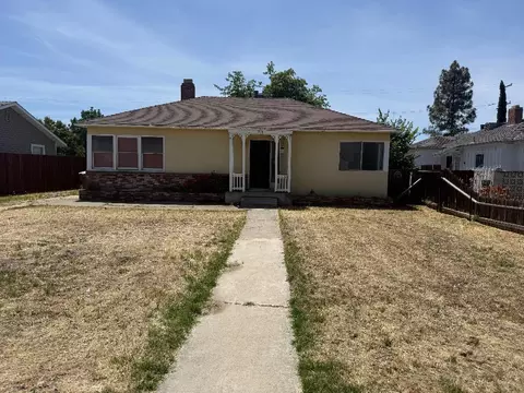 1514 P St, Firebaugh, CA 93622