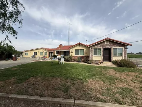 1749 Orange Ave, Patterson, CA 95363