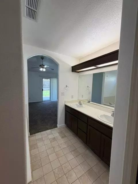 Entry Way - 1580 Via Del Pettoruto, Gustine, CA 95322 photo 3 of 6