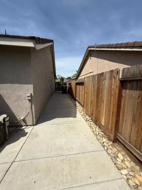 Entry Way - 1580 Via Del Pettoruto, Gustine, CA 95322 photo 6 of 6