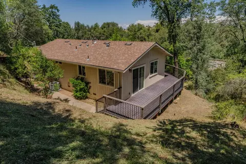 Exterior - 20 Pleasant Dr, Sutter Creek, CA 95685 photo 3 of 14