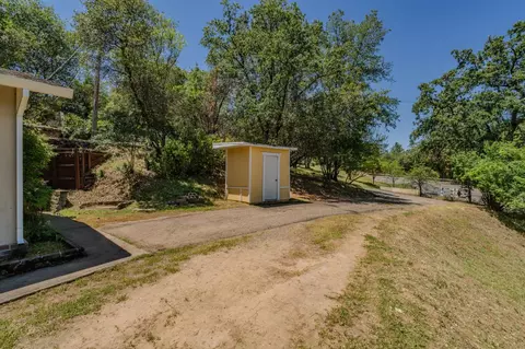 Exterior - 20 Pleasant Dr, Sutter Creek, CA 95685 photo 7 of 14