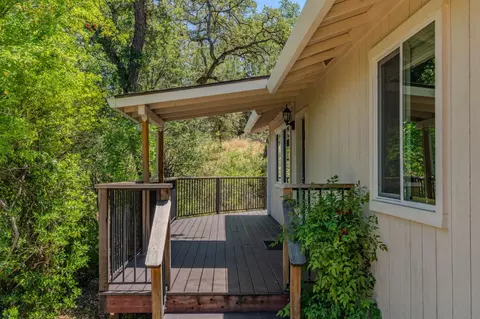 Exterior - 20 Pleasant Dr, Sutter Creek, CA 95685 photo 6 of 14