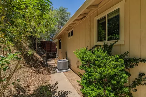 Exterior - 20 Pleasant Dr, Sutter Creek, CA 95685 photo 12 of 14