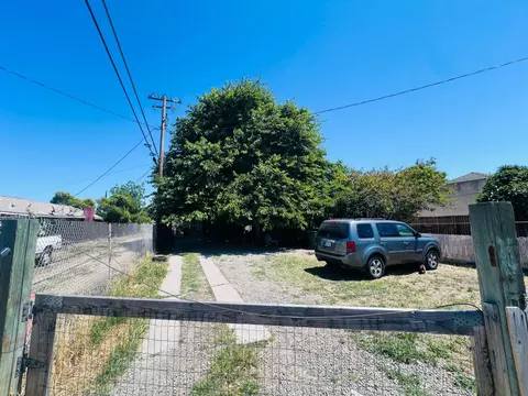 Exterior - 2038 Tulsa St, Modesto, CA 95358 photo 5 of 5