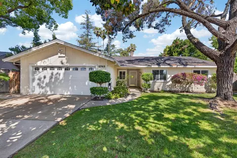 2743 Lost Creek Ct, Stockton, CA 95207