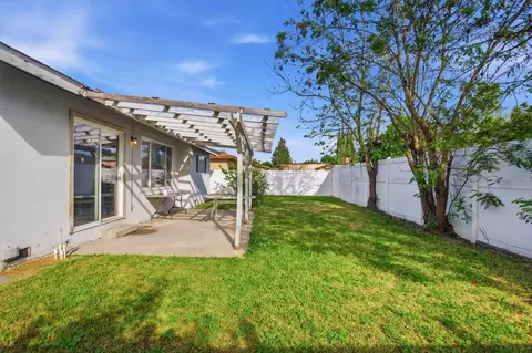 Exterior - 1436 Montclair Dr, Modesto, CA 95350 photo 5 of 6