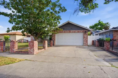 Exterior - 1436 Montclair Dr, Modesto, CA 95350 photo 3 of 6
