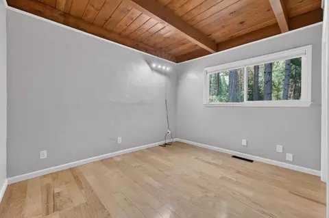 Bedroom - 4340 Fairglade Rd, Placerville, CA 95667 photo 1 of 9