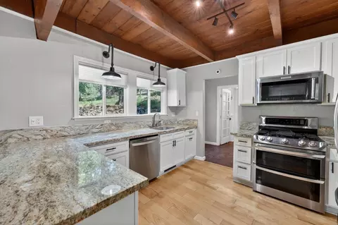 Kitchen - 4340 Fairglade Rd, Placerville, CA 95667 photo 1 of 6