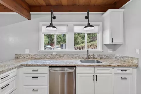 Kitchen - 4340 Fairglade Rd, Placerville, CA 95667 photo 4 of 6