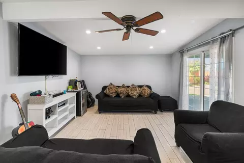 Living - 3249 U St, Antelope, CA 95843 photo 1 of 2