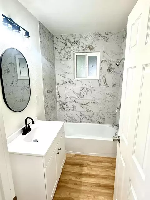 Bath - 1905 Muncy Dr, Modesto, CA 95350 photo 1 of 2