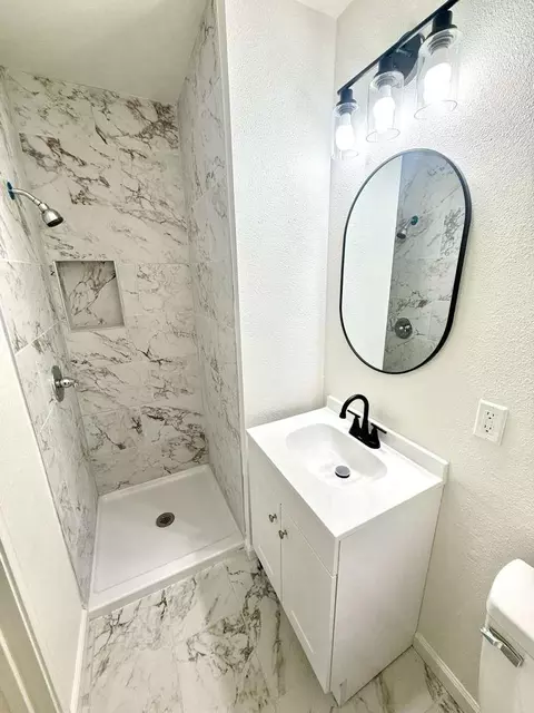 Bath - 1905 Muncy Dr, Modesto, CA 95350 photo 2 of 2