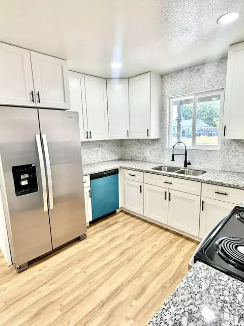Kitchen - 1905 Muncy Dr, Modesto, CA 95350 photo 5 of 5