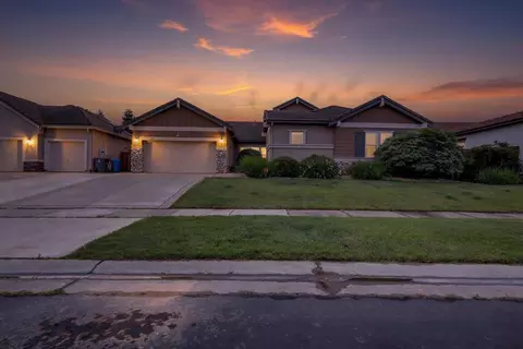 1410 Night Heron St, Plumas Lake, CA 95961