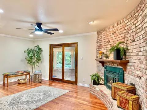 Living - 5706 Jeff Way, Carmichael, CA 95608 photo 4 of 9