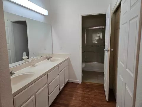 Bath - 1174 Greene Ter, Davis, CA 95618 photo 2 of 2