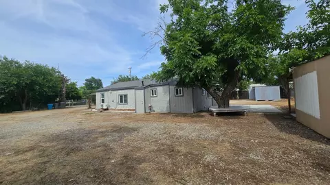 Exterior - 1632 11th Ave, Olivehurst, CA 95961 photo 2 of 9