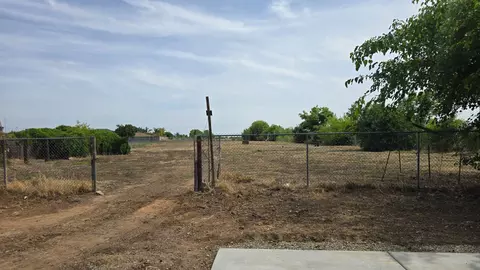 Exterior - 1632 11th Ave, Olivehurst, CA 95961 photo 5 of 9