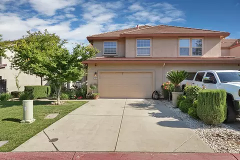 825 Polar Bear Cir, Galt, CA 95632