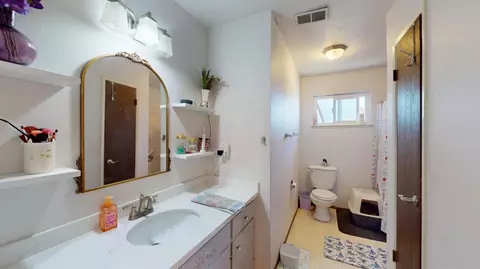Bath - 2329 Northridge Dr, Modesto, CA 95350 photo 1 of 2