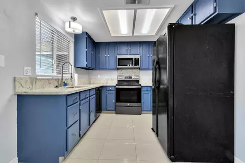 Kitchen - 15510 Lottie Way, Lathrop, CA 95330 photo 1 of 10